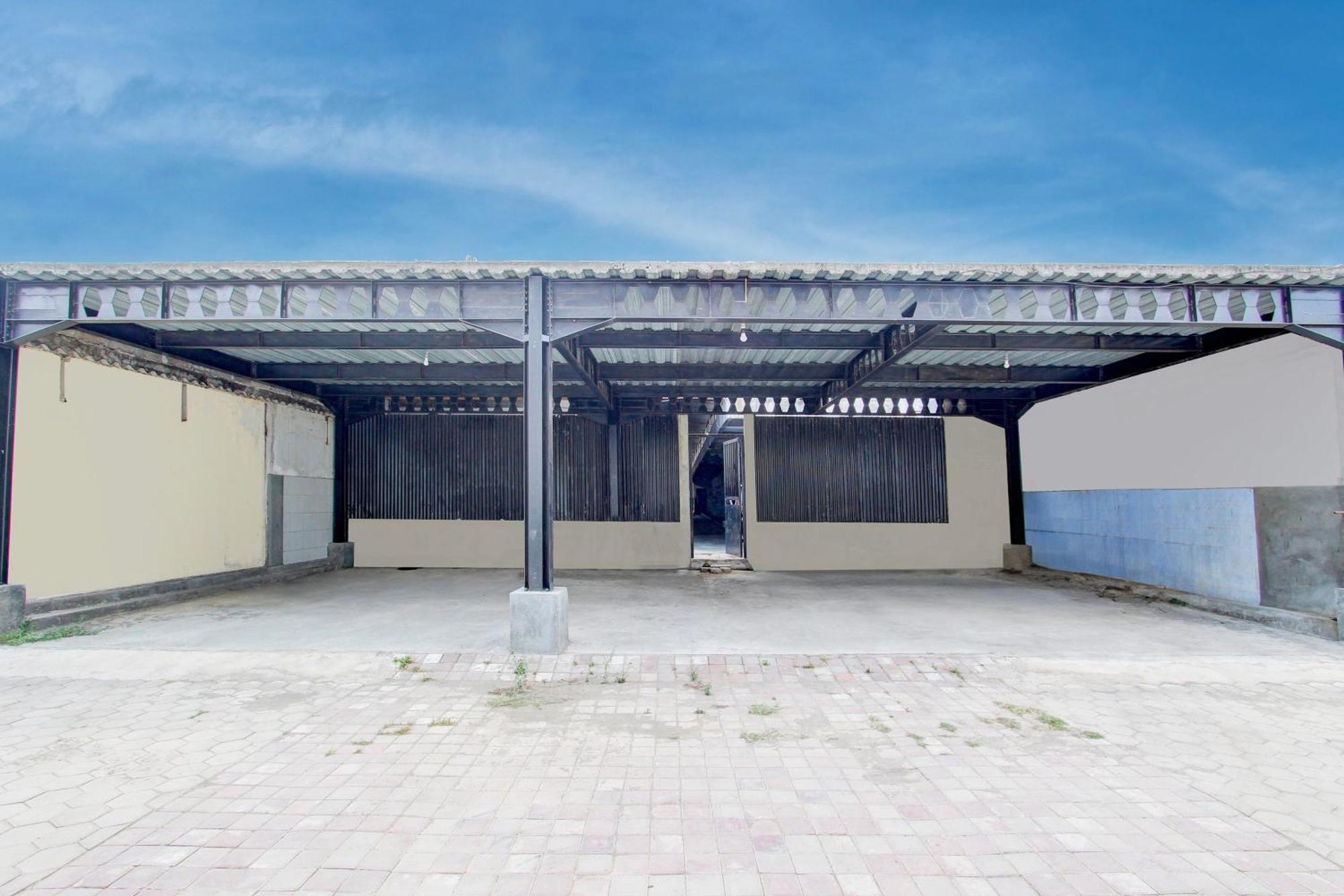 Spot On 93245 Guest House Mulia Dua Syariah Klaten Exterior foto